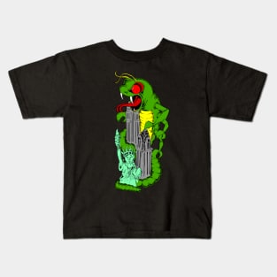 centipede in big apple Kids T-Shirt